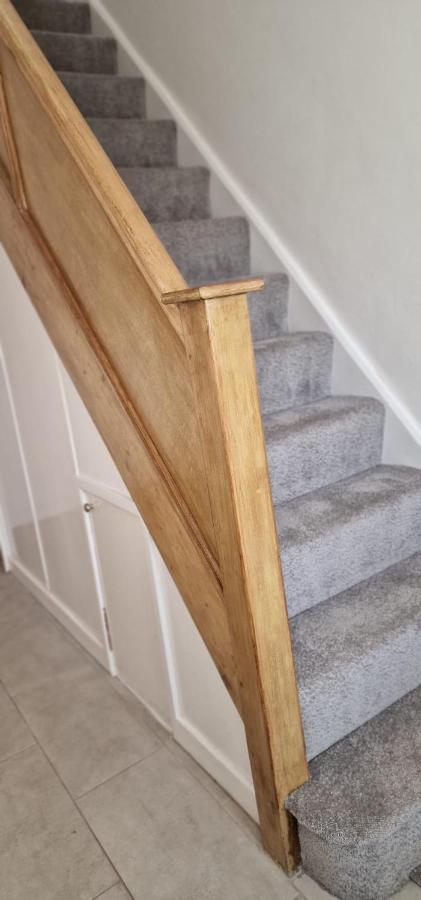 Shm Stays Leicester. Newly Renovated!! 15 Min Drive From City Centre, University. 9 Min Drive To Leicester City Stadium, 5 Min Drive To M1 & M69. 2 Min Walk To Bus Stop. Exterior photo