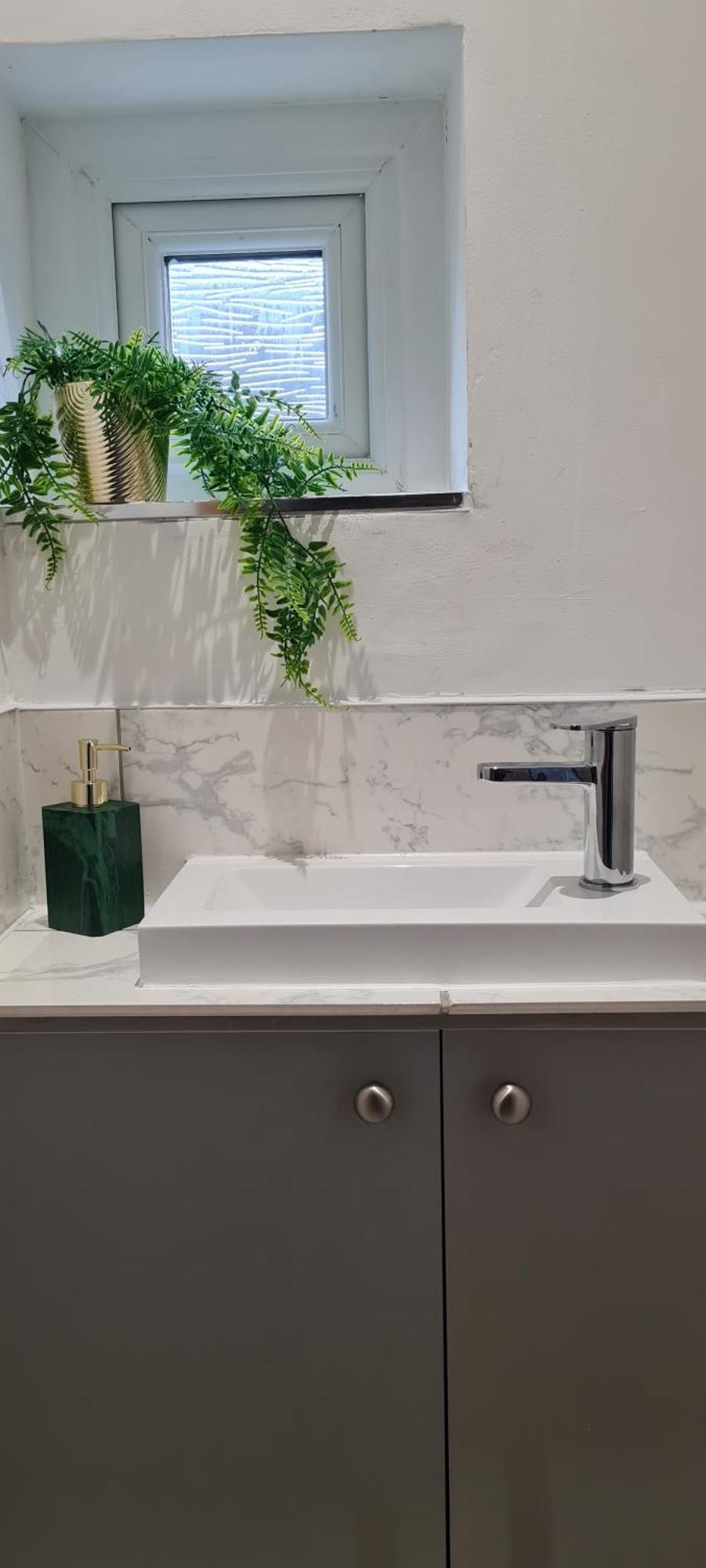 Shm Stays Leicester. Newly Renovated!! 15 Min Drive From City Centre, University. 9 Min Drive To Leicester City Stadium, 5 Min Drive To M1 & M69. 2 Min Walk To Bus Stop. Exterior photo